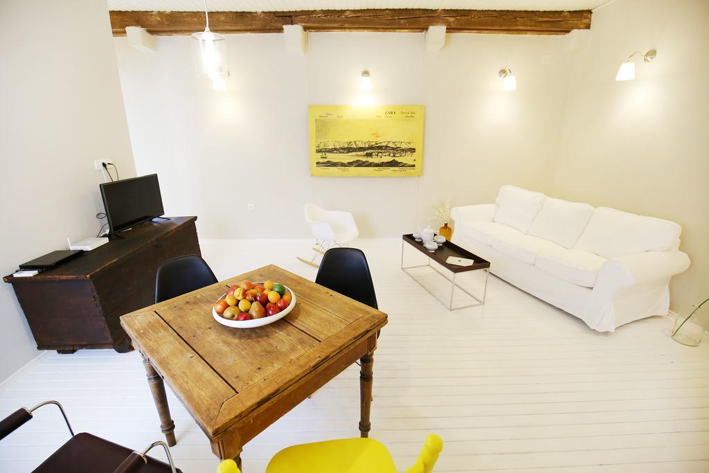 The Big Blue - Old Town Center Apartment *